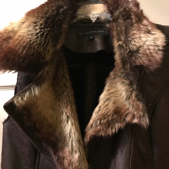 Faux leather and fur vest - Picture 4 of 8